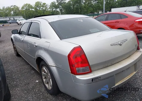 2005 Chrysler 300 Touring из США, поврежденный, VIN 2C3JA53G35H556513